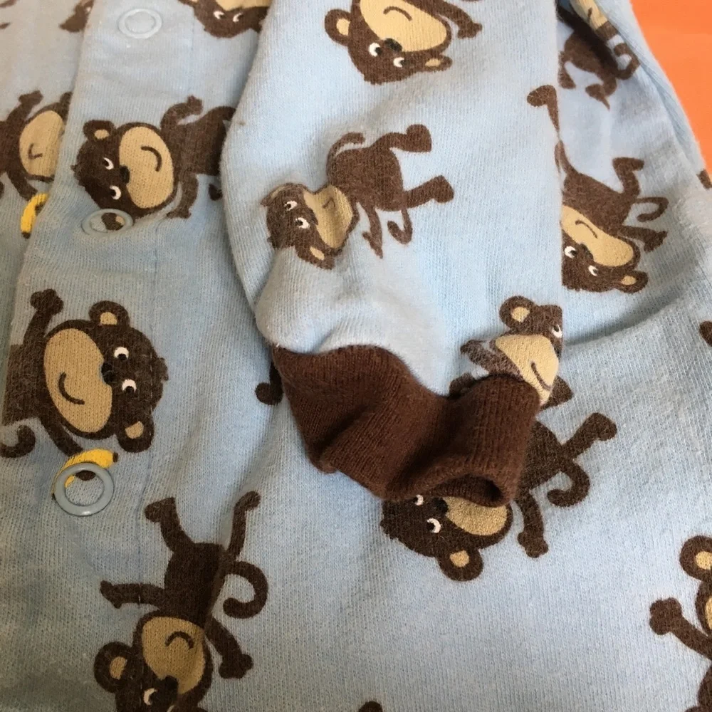 FINAL MARKDOWN Carters footed sleeper 3 months